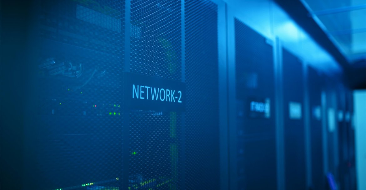 Serverraum mit sicht auf Server Racks